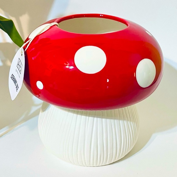 Mushroom 🍄 Vase - Picture 2 of 3